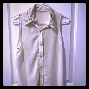 ⭐️ 2/$8 - White Tank Blouse ⭐️